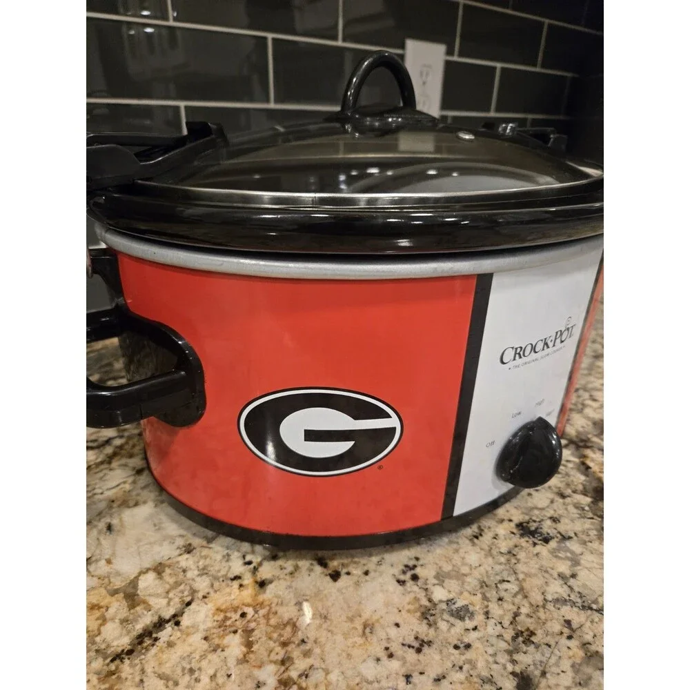 UGA Georgia Bulldogs 6-Quart Cook & Carry Crock-Pot - Tailgating- Tested Working